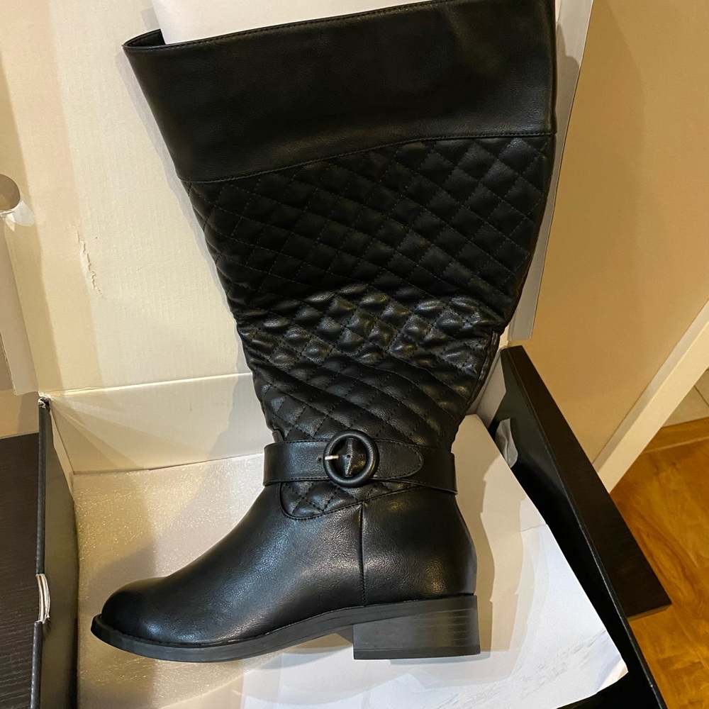 BLACK FAUX LEATHER QUILTED STRAPPY KNEE-HIGH BOOT